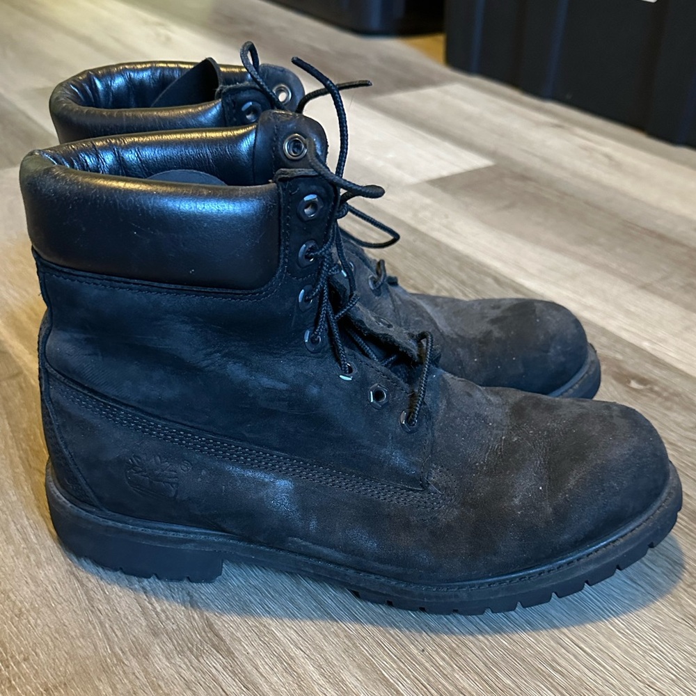 Timberland Black Ankle Boots with Suede Finish
